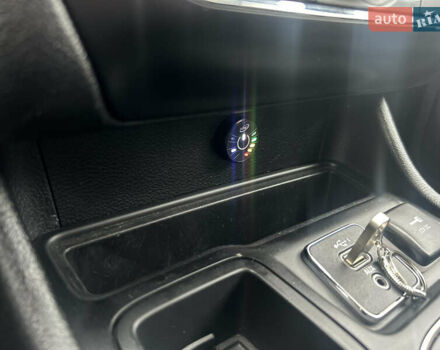 Сірий Джип Cherokee, об'ємом двигуна 2.36 л та пробігом 160 тис. км за 15600 $, фото 21 на Automoto.ua