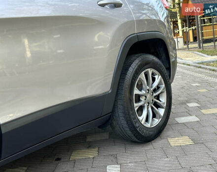 Серый Джип Чероки, объемом двигателя 2.4 л и пробегом 165 тыс. км за 15699 $, фото 30 на Automoto.ua