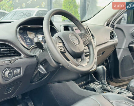 Сірий Джип Cherokee, об'ємом двигуна 2.36 л та пробігом 77 тис. км за 15999 $, фото 14 на Automoto.ua