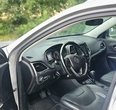 Серый Джип Чероки, объемом двигателя 3.24 л и пробегом 85 тыс. км за 19200 $, фото 9 на Automoto.ua