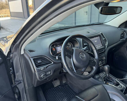 Сірий Джип Cherokee, об'ємом двигуна 0 л та пробігом 34 тис. км за 22300 $, фото 18 на Automoto.ua