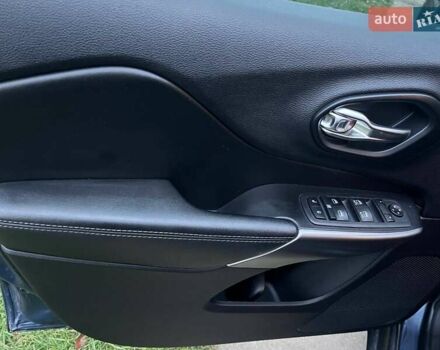 Сірий Джип Cherokee, об'ємом двигуна 2.4 л та пробігом 103 тис. км за 15600 $, фото 1 на Automoto.ua