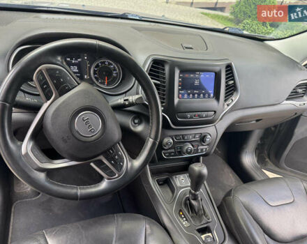 Сірий Джип Cherokee, об'ємом двигуна 3.2 л та пробігом 109 тис. км за 17300 $, фото 5 на Automoto.ua