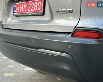 Серый Джип Чероки, объемом двигателя 2.4 л и пробегом 165 тыс. км за 15699 $, фото 156 на Automoto.ua