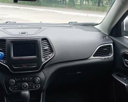 Серый Джип Чероки, объемом двигателя 2.36 л и пробегом 128 тыс. км за 16000 $, фото 17 на Automoto.ua