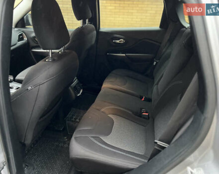 Серый Джип Чероки, объемом двигателя 2.36 л и пробегом 98 тыс. км за 15700 $, фото 14 на Automoto.ua