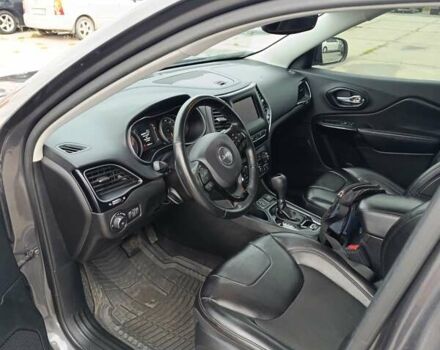 Серый Джип Чероки, объемом двигателя 0 л и пробегом 113 тыс. км за 15000 $, фото 4 на Automoto.ua