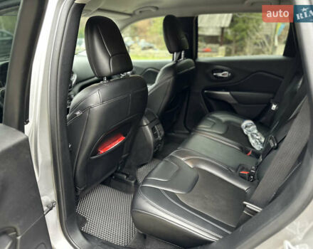 Серый Джип Чероки, объемом двигателя 2.36 л и пробегом 113 тыс. км за 15700 $, фото 6 на Automoto.ua