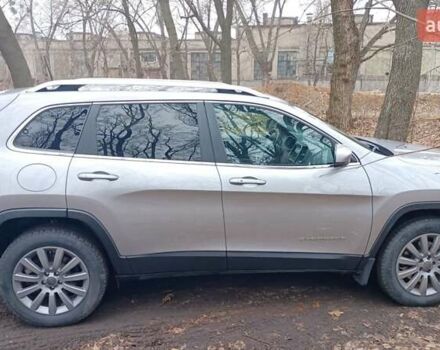 Сірий Джип Cherokee, об'ємом двигуна 3.2 л та пробігом 161 тис. км за 18299 $, фото 3 на Automoto.ua