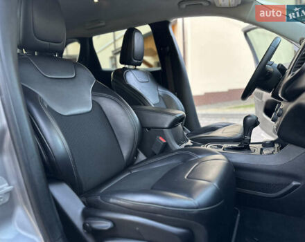 Серый Джип Чероки, объемом двигателя 2.4 л и пробегом 165 тыс. км за 15699 $, фото 183 на Automoto.ua