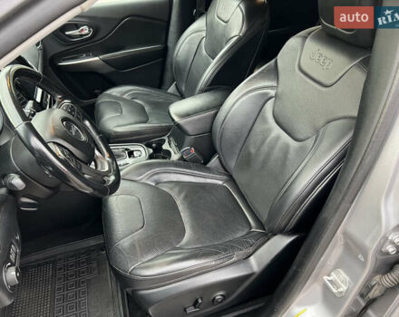 Джип Чероки 2020 в Харькове на Automoto.ua Серый Джип Чероки, объемом двигателя 3.24 л и пробегом 45 тыс. км за 18700 $, фото 16 на Automoto.ua