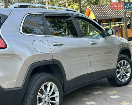 Серый Джип Чероки, объемом двигателя 2.4 л и пробегом 165 тыс. км за 15699 $, фото 137 на Automoto.ua