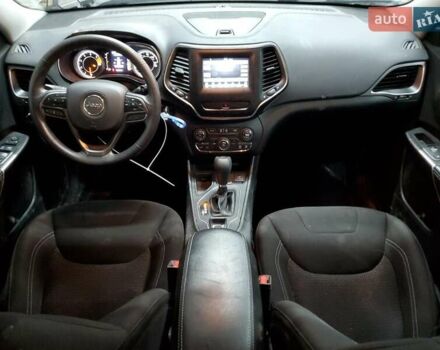 Серый Джип Чероки, объемом двигателя 2.36 л и пробегом 95 тыс. км за 2900 $, фото 7 на Automoto.ua