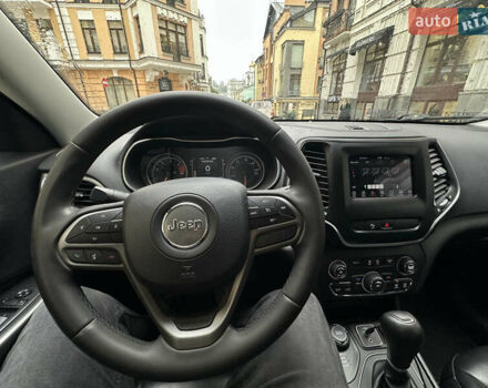 Джип Чероки 2020 в Киеве на Automoto.ua Серый Джип Чероки, объемом двигателя 2.36 л и пробегом 121 тыс. км за 18300 $, фото 13 на Automoto.ua