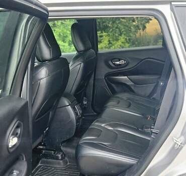 Серый Джип Чероки, объемом двигателя 3.24 л и пробегом 85 тыс. км за 19200 $, фото 5 на Automoto.ua