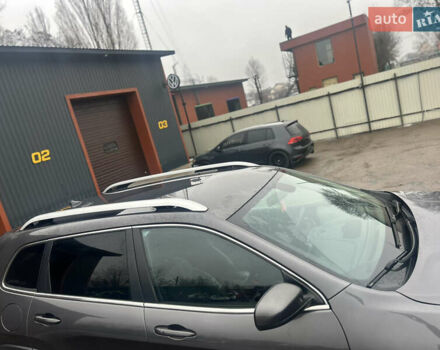 Сірий Джип Cherokee, об'ємом двигуна 2.36 л та пробігом 160 тис. км за 15600 $, фото 8 на Automoto.ua