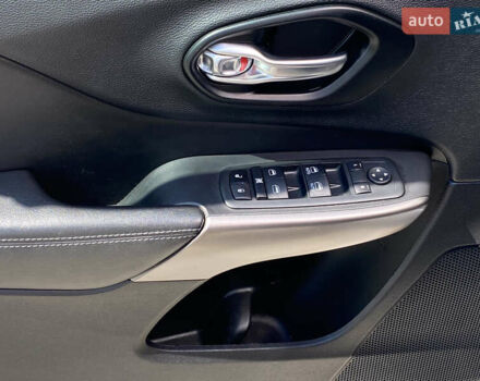 Джип Чероки 2020 в Киеве на Automoto.ua Серый Джип Чероки, объемом двигателя 2.36 л и пробегом 71 тыс. км за 18500 $, фото 20 на Automoto.ua