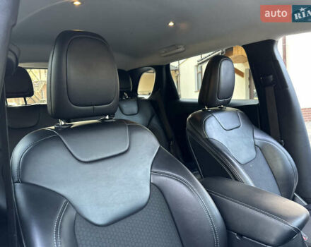 Серый Джип Чероки, объемом двигателя 2.4 л и пробегом 165 тыс. км за 15699 $, фото 187 на Automoto.ua