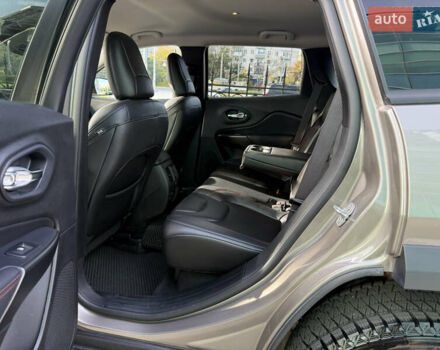 Сірий Джип Cherokee, об'ємом двигуна 3.24 л та пробігом 19 тис. км за 20900 $, фото 12 на Automoto.ua