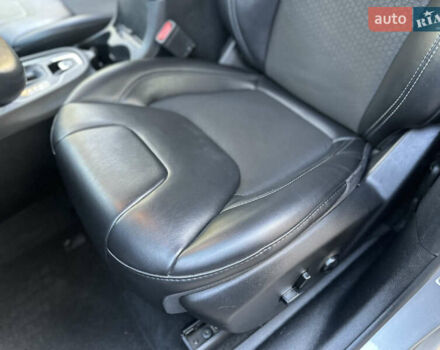 Серый Джип Чероки, объемом двигателя 2.4 л и пробегом 165 тыс. км за 15699 $, фото 218 на Automoto.ua