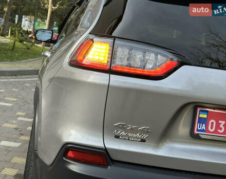 Серый Джип Чероки, объемом двигателя 2.4 л и пробегом 165 тыс. км за 15699 $, фото 105 на Automoto.ua