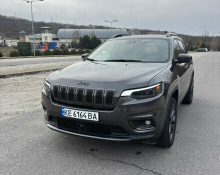 Сірий Джип Cherokee, об'ємом двигуна 3.24 л та пробігом 43 тис. км за 19199 $, фото 2 на Automoto.ua