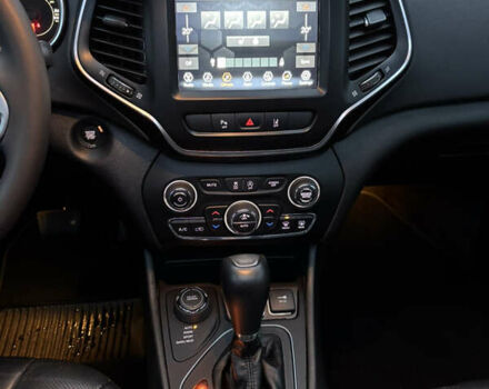 Сірий Джип Cherokee, об'ємом двигуна 3.24 л та пробігом 43 тис. км за 19199 $, фото 11 на Automoto.ua