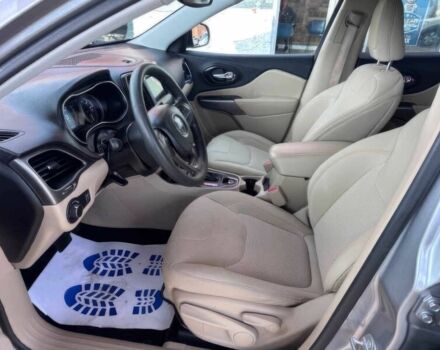 Сірий Джип Cherokee, об'ємом двигуна 2.4 л та пробігом 18 тис. км за 12300 $, фото 7 на Automoto.ua