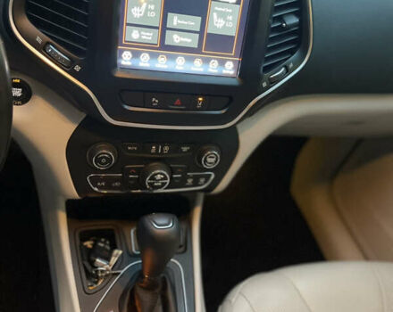 Серый Джип Чероки, объемом двигателя 1.99 л и пробегом 122 тыс. км за 17900 $, фото 16 на Automoto.ua