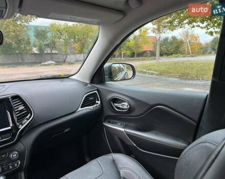 Сірий Джип Cherokee, об'ємом двигуна 3.2 л та пробігом 121 тис. км за 17800 $, фото 33 на Automoto.ua