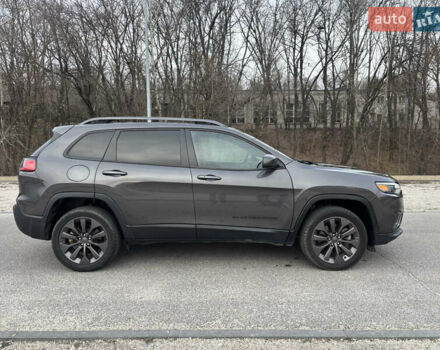 Сірий Джип Cherokee, об'ємом двигуна 3.24 л та пробігом 43 тис. км за 19199 $, фото 6 на Automoto.ua