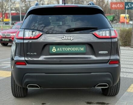 Серый Джип Чероки, объемом двигателя 2 л и пробегом 32 тыс. км за 21999 $, фото 4 на Automoto.ua