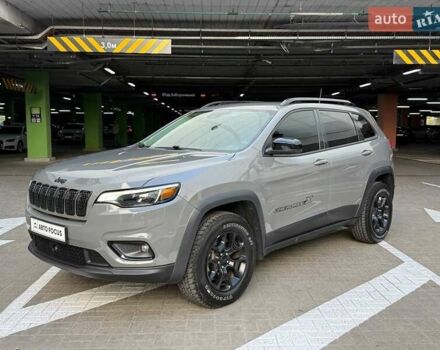Джип Чероки 2022 в Киеве на Automoto.ua Серый Джип Чероки, объемом двигателя 3.24 л и пробегом 57 тыс. км за 24990 $, фото 3 на Automoto.ua