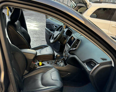 Серый Джип Чероки, объемом двигателя 3.24 л и пробегом 33 тыс. км за 19800 $, фото 24 на Automoto.ua