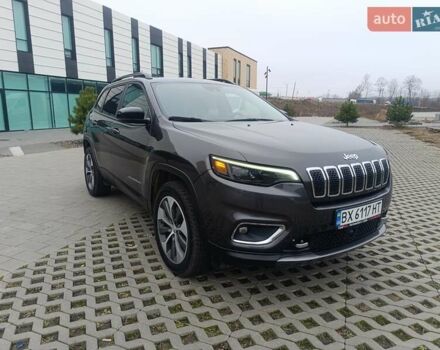 Серый Джип Чероки, объемом двигателя 3.24 л и пробегом 82 тыс. км за 28000 $, фото 2 на Automoto.ua