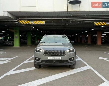 Джип Чероки 2022 в Киеве на Automoto.ua Серый Джип Чероки, объемом двигателя 3.24 л и пробегом 57 тыс. км за 24990 $, фото 2 на Automoto.ua