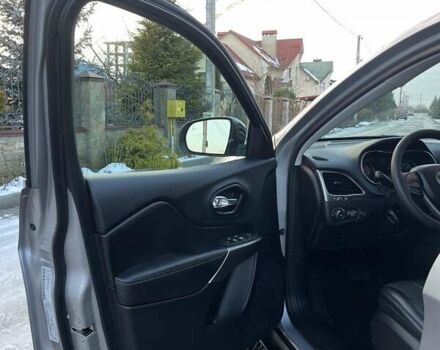 Сірий Джип Cherokee, об'ємом двигуна 3.24 л та пробігом 17 тис. км за 22950 $, фото 32 на Automoto.ua
