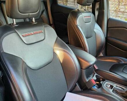 Серый Джип Чероки, объемом двигателя 3.24 л и пробегом 43 тыс. км за 27000 $, фото 2 на Automoto.ua