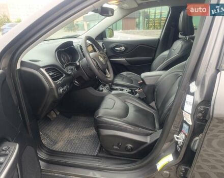 Серый Джип Чероки, объемом двигателя 3.24 л и пробегом 82 тыс. км за 28000 $, фото 23 на Automoto.ua