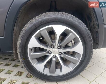 Серый Джип Чероки, объемом двигателя 3.24 л и пробегом 82 тыс. км за 28000 $, фото 38 на Automoto.ua