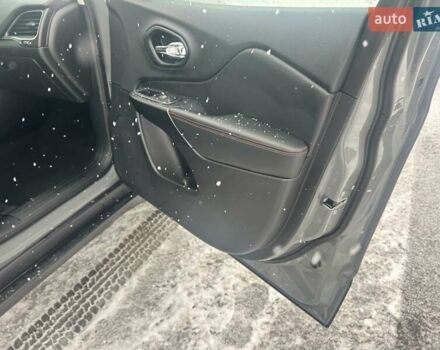 Серый Джип Чероки, объемом двигателя 3.24 л и пробегом 22 тыс. км за 25000 $, фото 8 на Automoto.ua