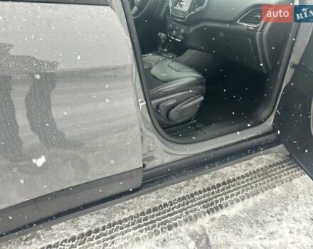 Серый Джип Чероки, объемом двигателя 3.24 л и пробегом 22 тыс. км за 25000 $, фото 9 на Automoto.ua