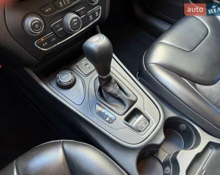 Серый Джип Чероки, объемом двигателя 3.24 л и пробегом 58 тыс. км за 23990 $, фото 26 на Automoto.ua