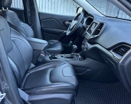 Серый Джип Чероки, объемом двигателя 3.2 л и пробегом 49 тыс. км за 22500 $, фото 21 на Automoto.ua