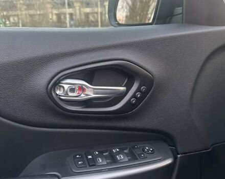 Сірий Джип Cherokee, об'ємом двигуна 3.24 л та пробігом 55 тис. км за 21800 $, фото 11 на Automoto.ua