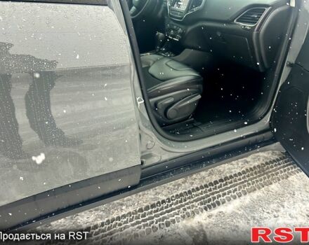 Сірий Джип Cherokee, об'ємом двигуна 3.2 л та пробігом 22 тис. км за 25200 $, фото 10 на Automoto.ua