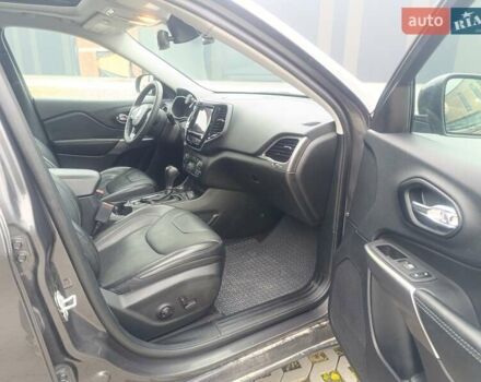 Серый Джип Чероки, объемом двигателя 3.24 л и пробегом 82 тыс. км за 28000 $, фото 25 на Automoto.ua