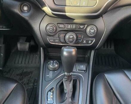 Серый Джип Чероки, объемом двигателя 3.24 л и пробегом 43 тыс. км за 27000 $, фото 6 на Automoto.ua