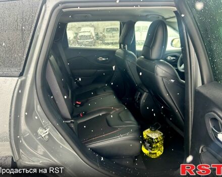 Сірий Джип Cherokee, об'ємом двигуна 3.2 л та пробігом 22 тис. км за 25200 $, фото 7 на Automoto.ua