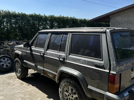 Джип Cherokee 1989 у Кицмане на Automoto.ua Сірий Джип Cherokee, об'ємом двигуна 4 л та пробігом 100 тис. км за 4250 $, фото 1 на Automoto.ua